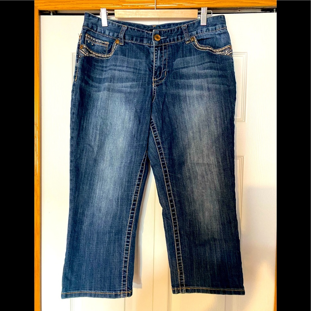 EUC Maurice’s Denim Crops Size 11/12
